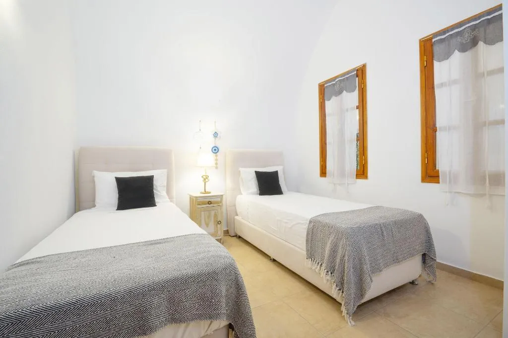 Room, Estate 1896, Santorini