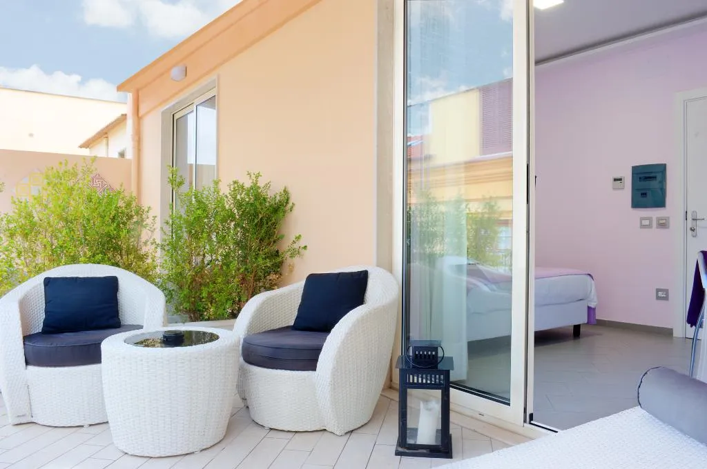 DOUBLE DELUXE Room, Tasso Suites, Naples