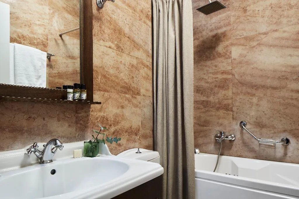 FAMILY ROOM CAPACITY 4 TWO BEDROOMS Room, Ippoliti, Kalamata