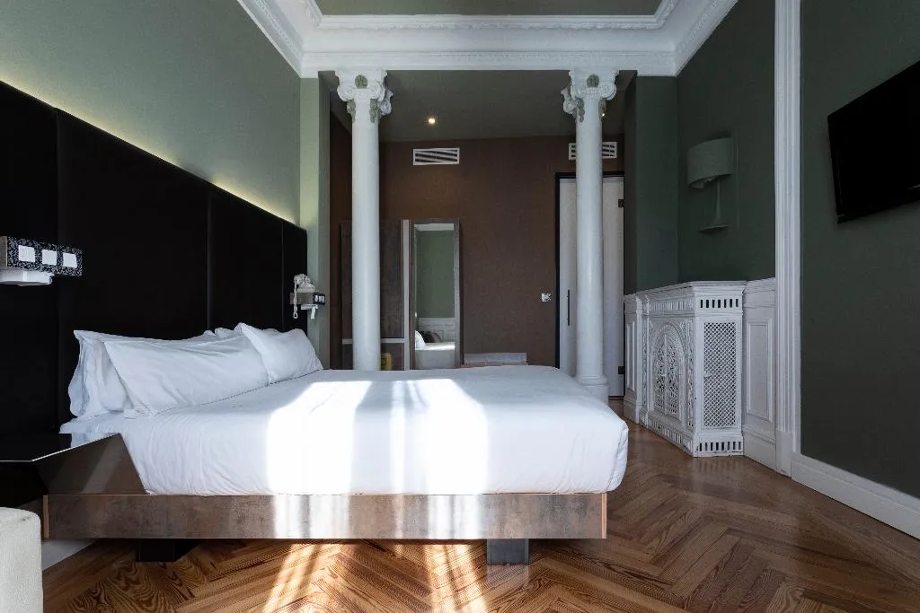 DOUBLE SUPERIOR Room, Petit Palace Lealtad Plaza, Madrid