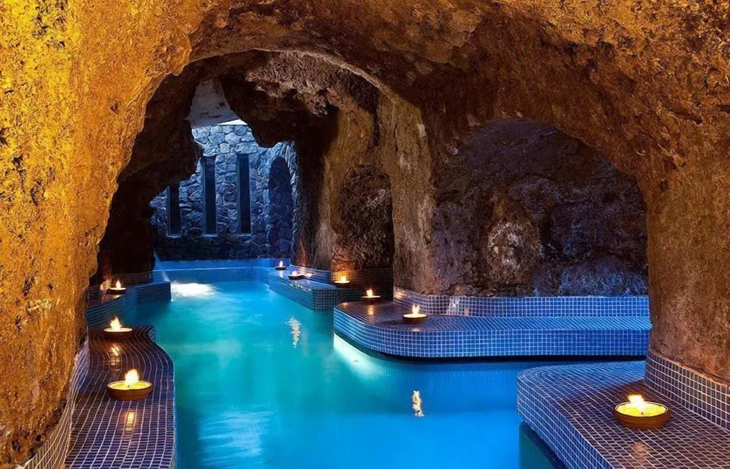 Sports and Entertainment, Grand Hotel il Moresco, Naples