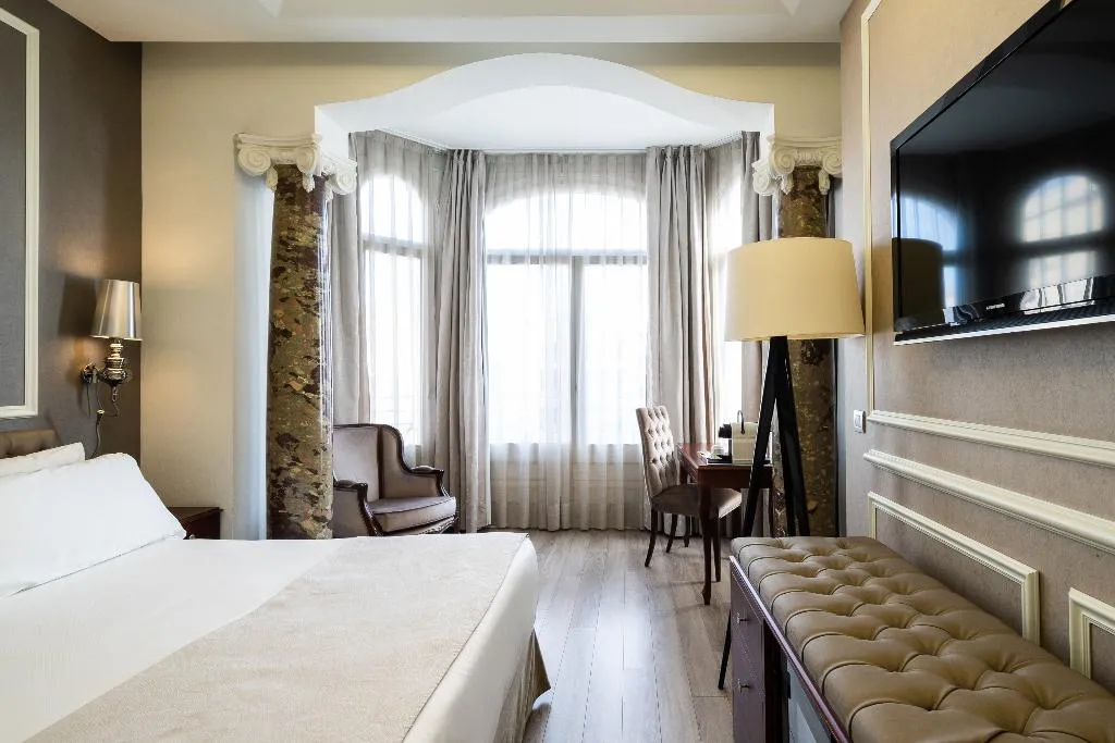 Double or Twin SUPERIOR Room, Catalonia Passeig de Gracia, Barcelona