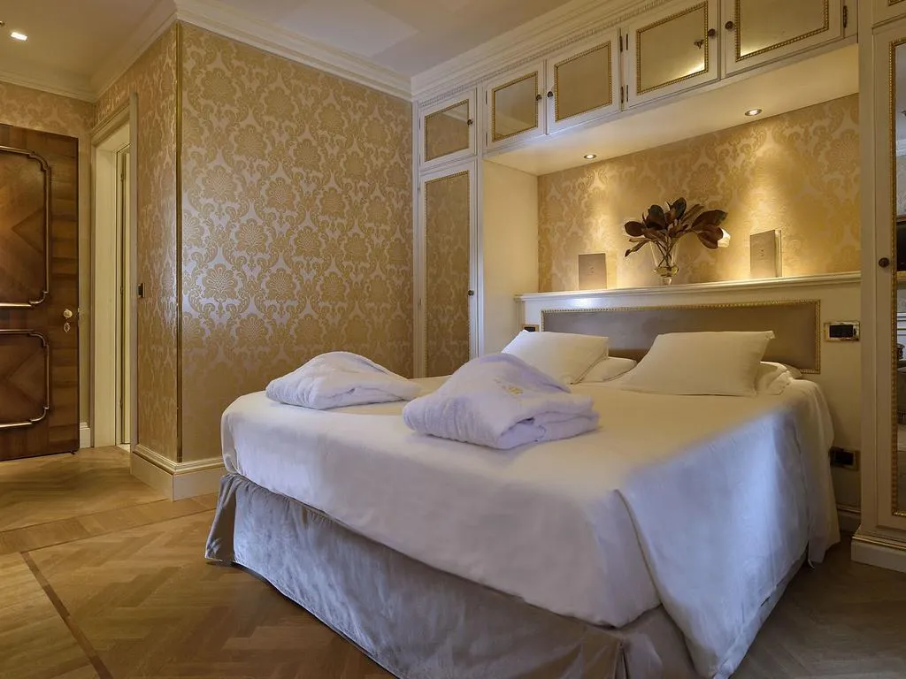 DOUBLE CLASSIC Room, Ai Reali Hotel, Venice