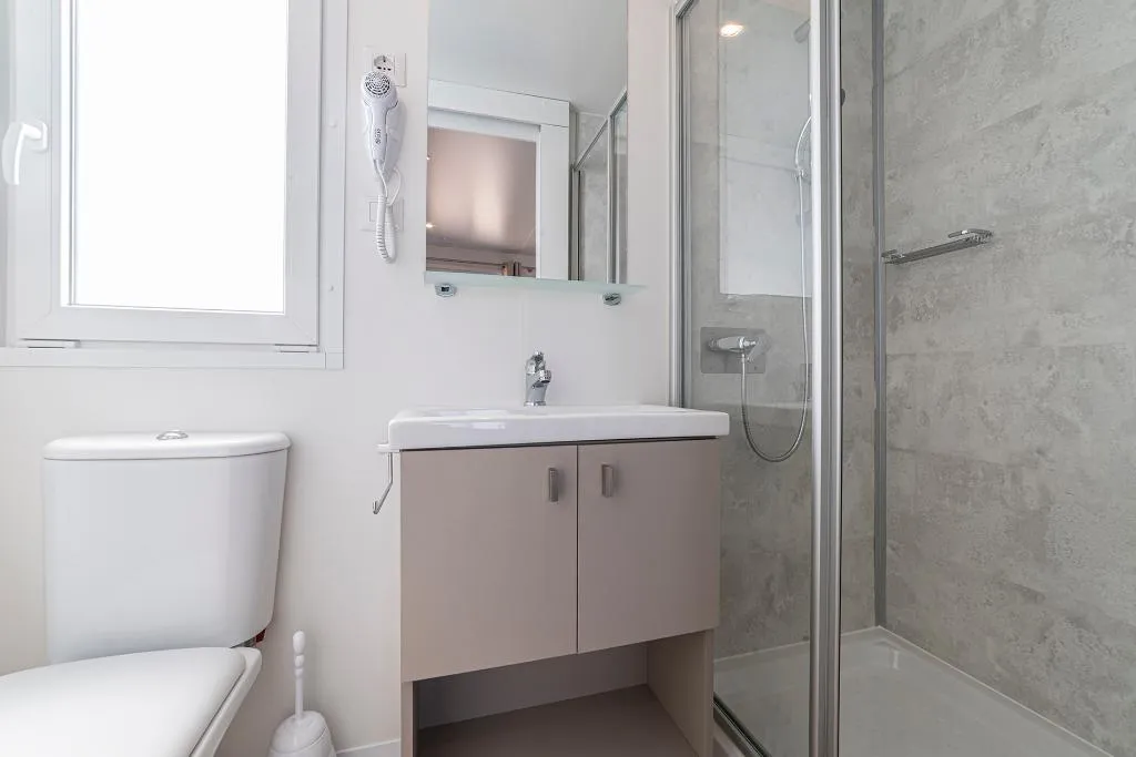 MOBILE HOME THREE BEDROOMS ONE BATHROOM Room, Camping Village Cavallino, Venice