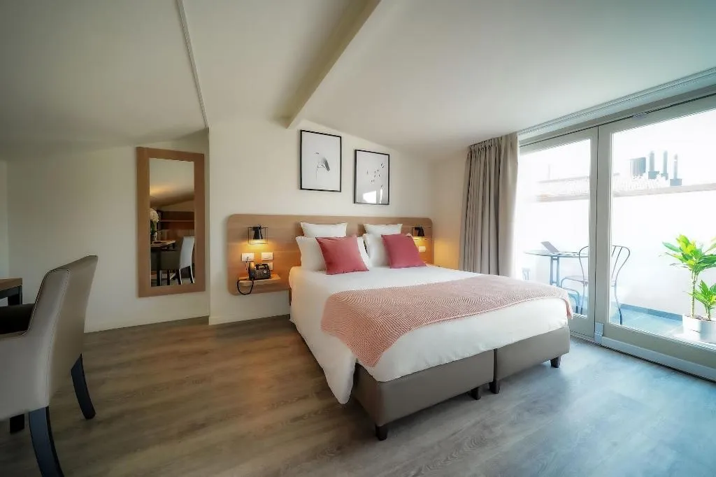 Room, Bergamo Inn 15, Milan