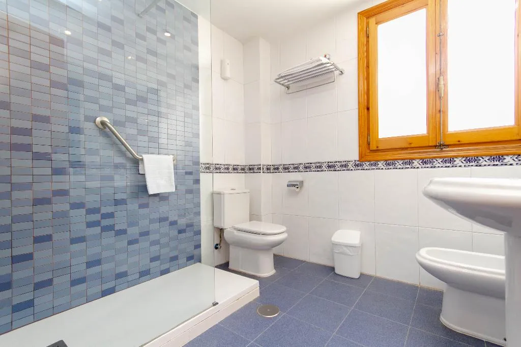 TRIPLE STANDARD Room, Hostal San Juan, Costa Blanca