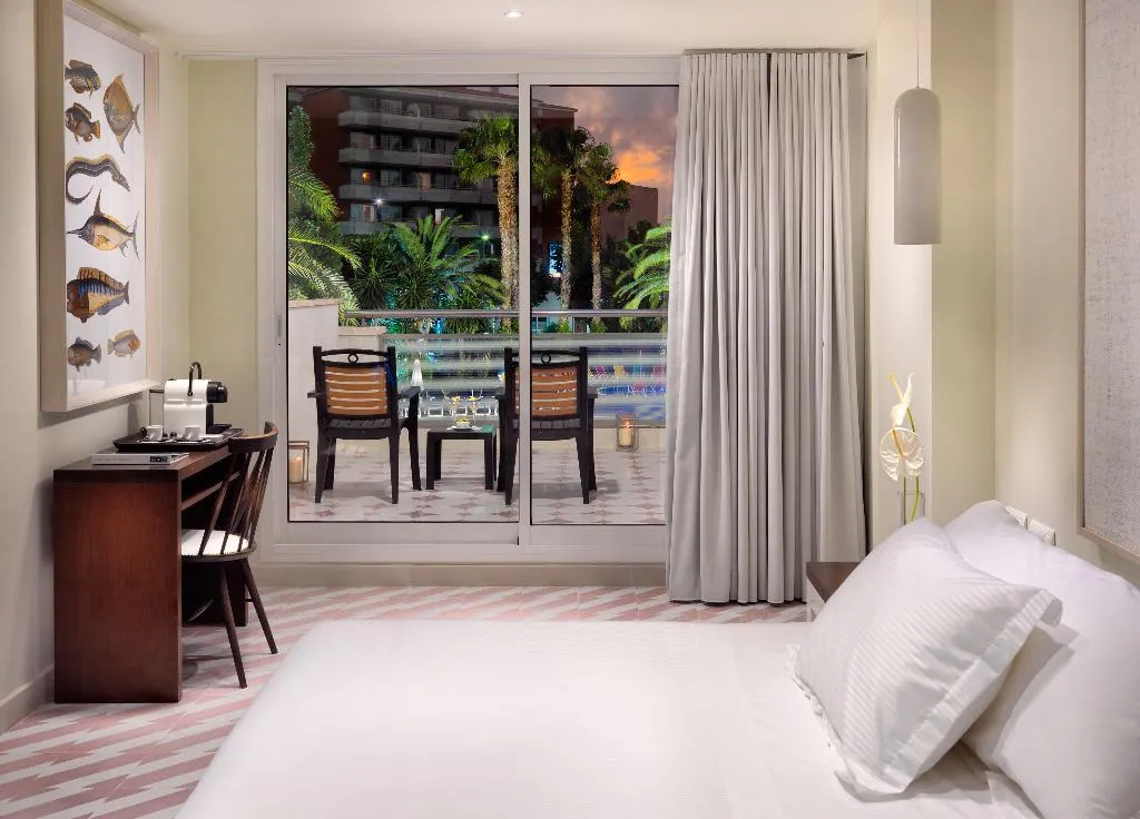 Double or Twin DELUXE Room, H10 Vintage Salou, Costa Dorada