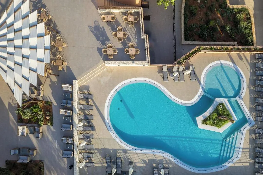 Sports and Entertainment, Hotel Pyriã¡, Crete
