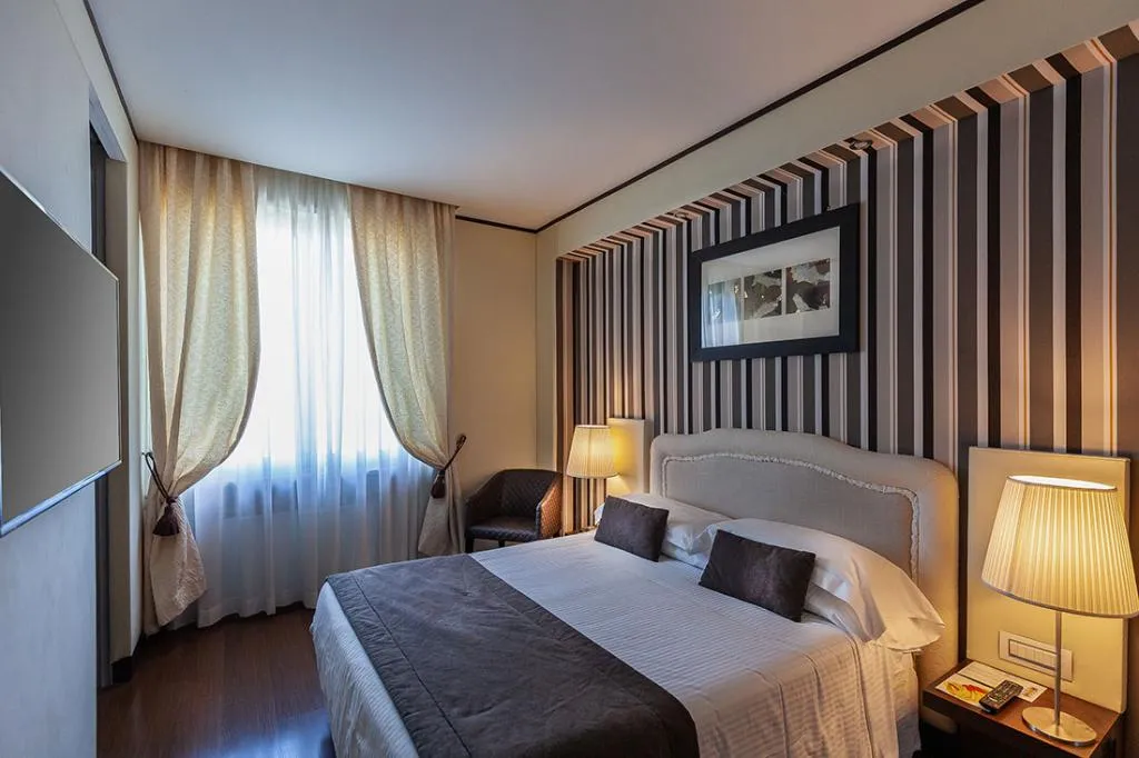 Double or Twin SUPERIOR Room, Th Roma - Carpegna Palace, Rome