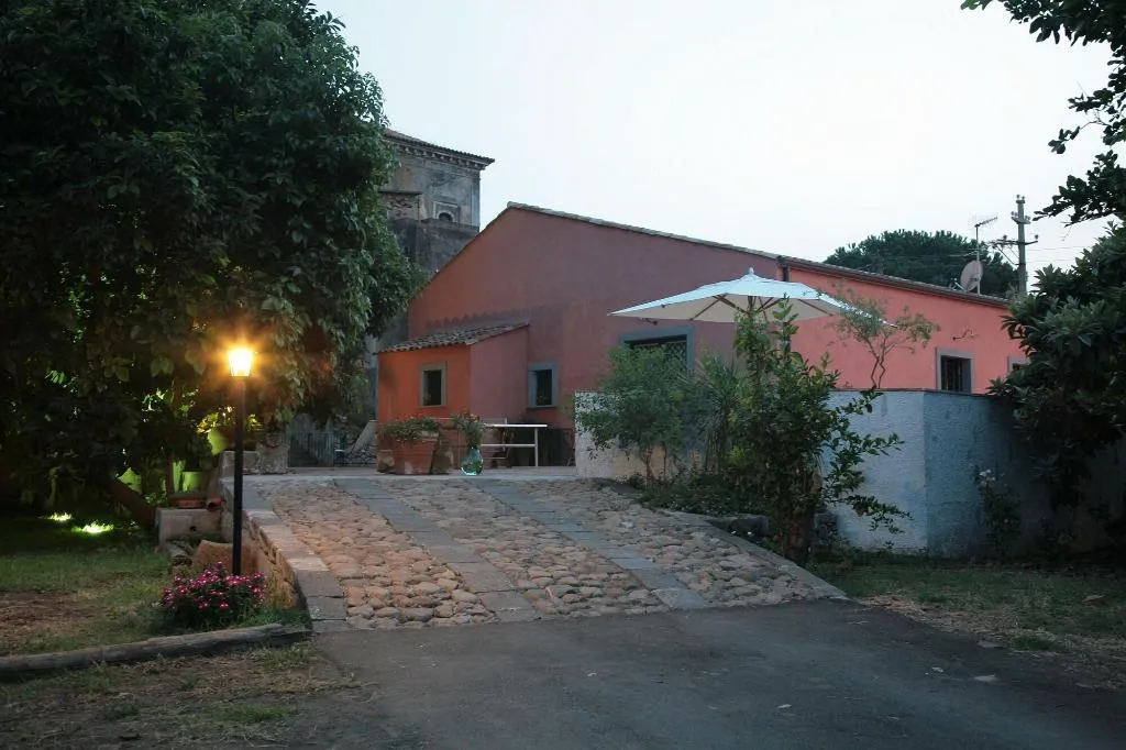 Room, Galea, Catania