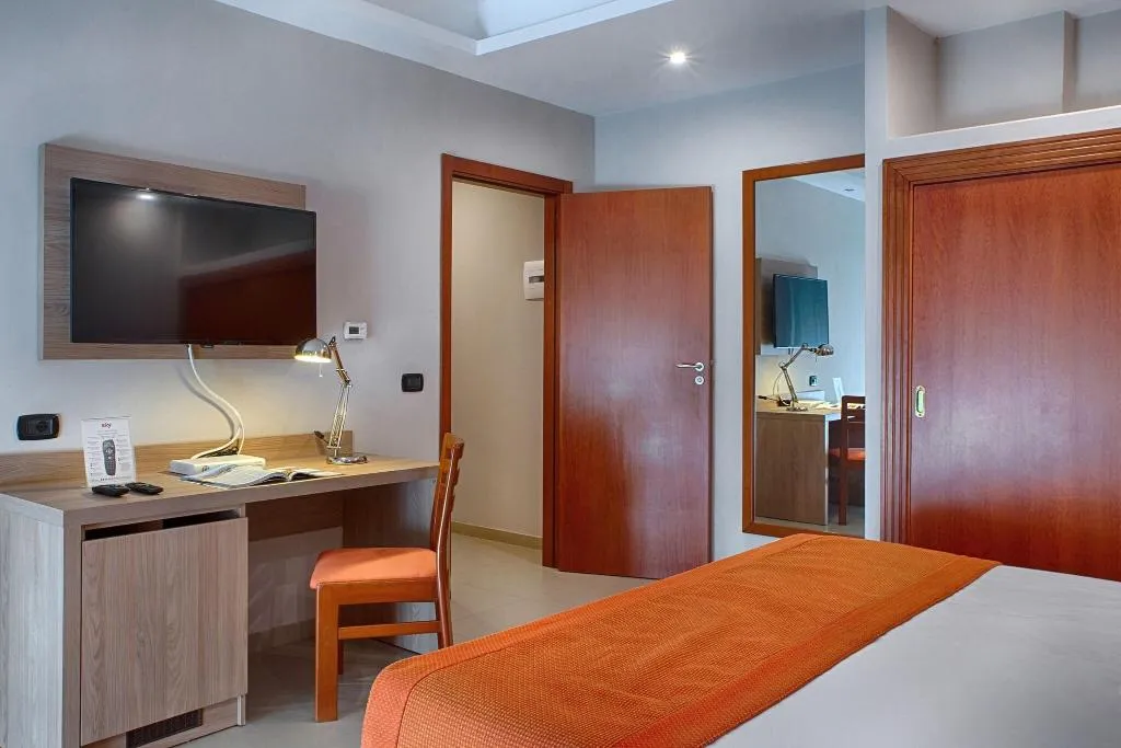 DOUBLE SUPERIOR Room, American Hotel, Naples