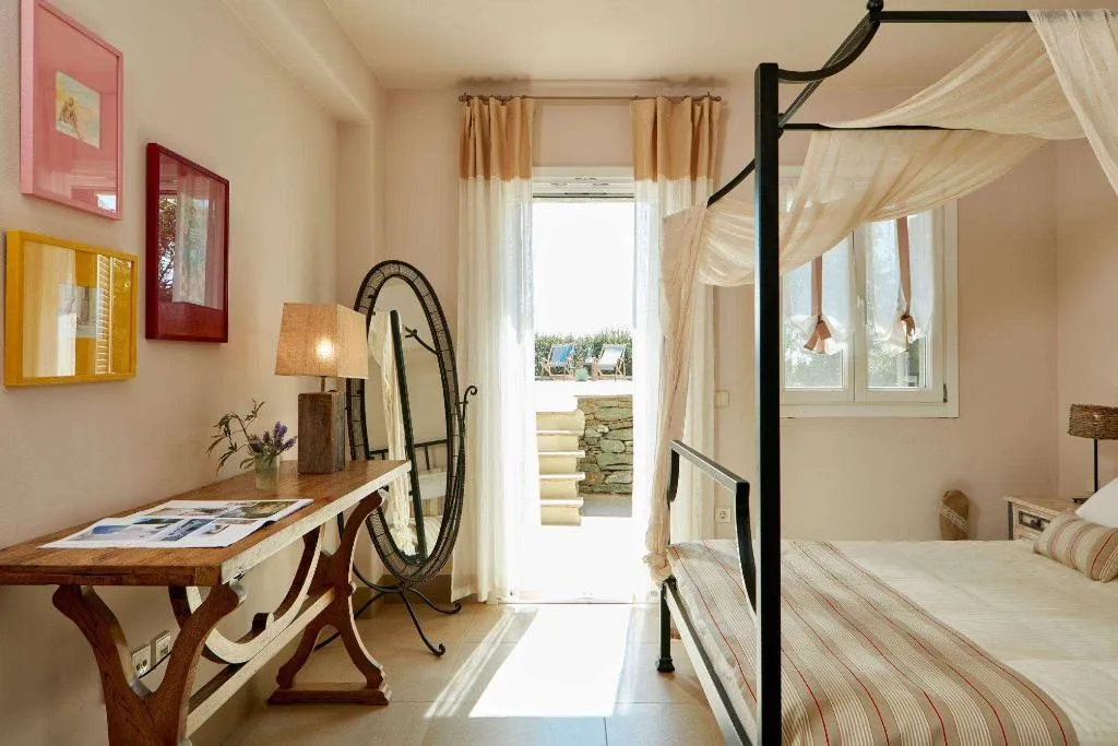 Room, Diles & Rinies, Mykonos