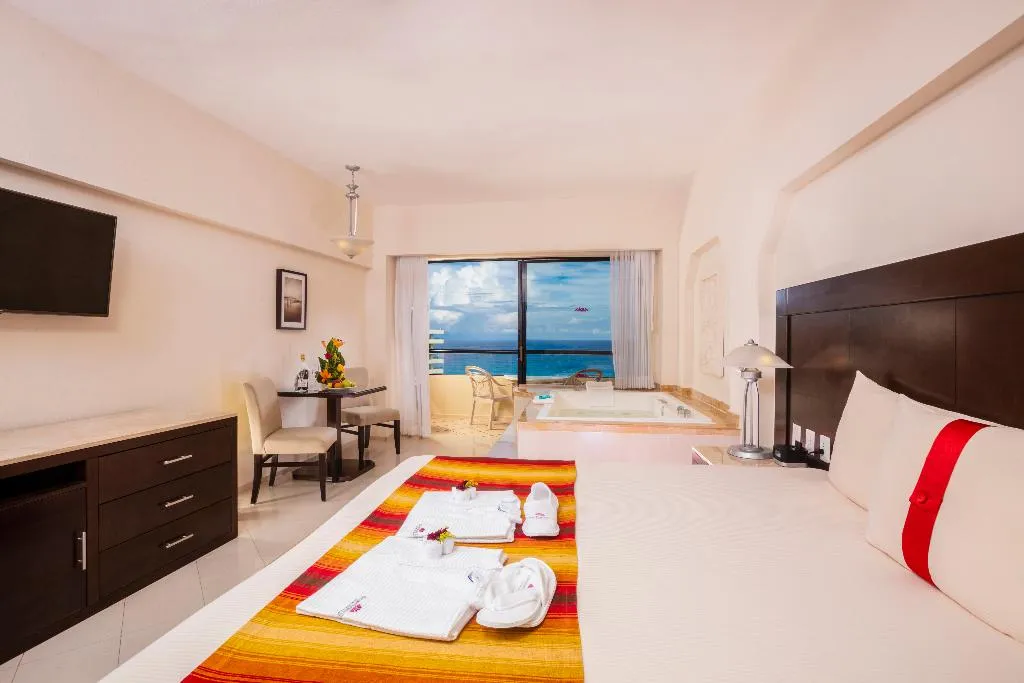 DOUBLE STANDARD Room, Crown Paradise Club Cancun All Inclusive, Cancun Area