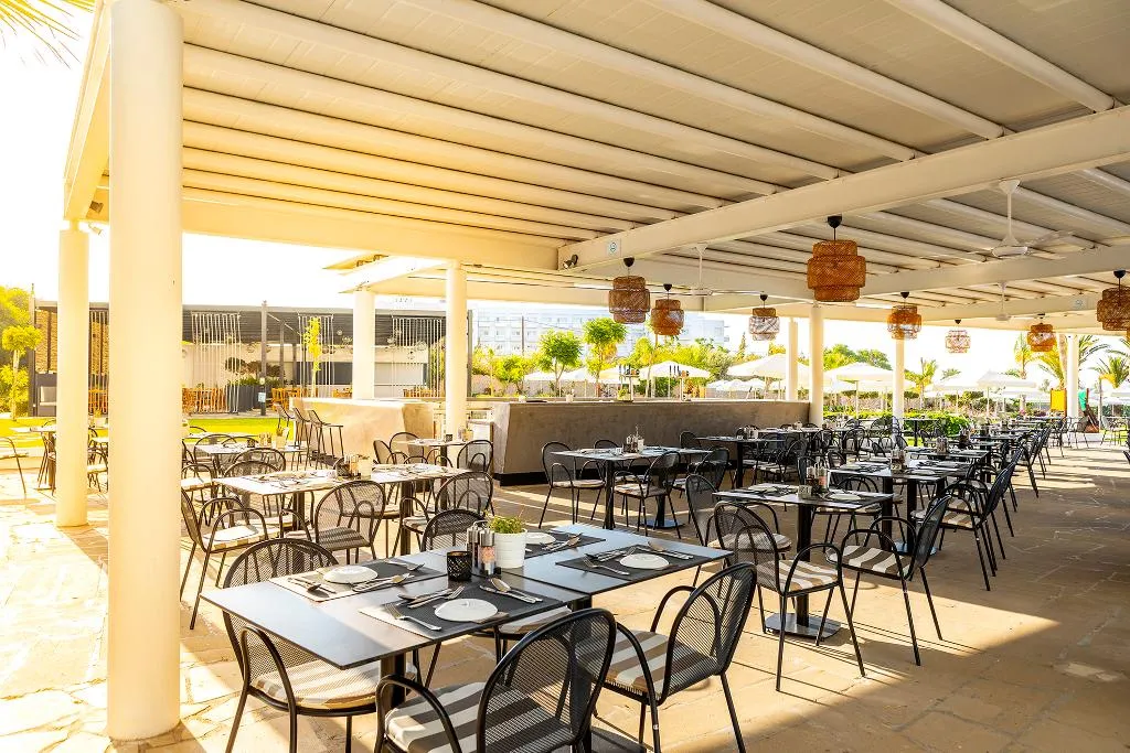 Restaurant, Crystal Springs Beach Hotel, Cyprus