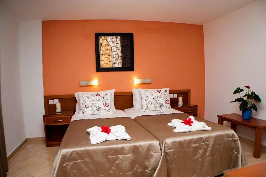 APARTMENT CAPACITY 5 TWO BEDROOMS Room, Ippoliti Village, Crete