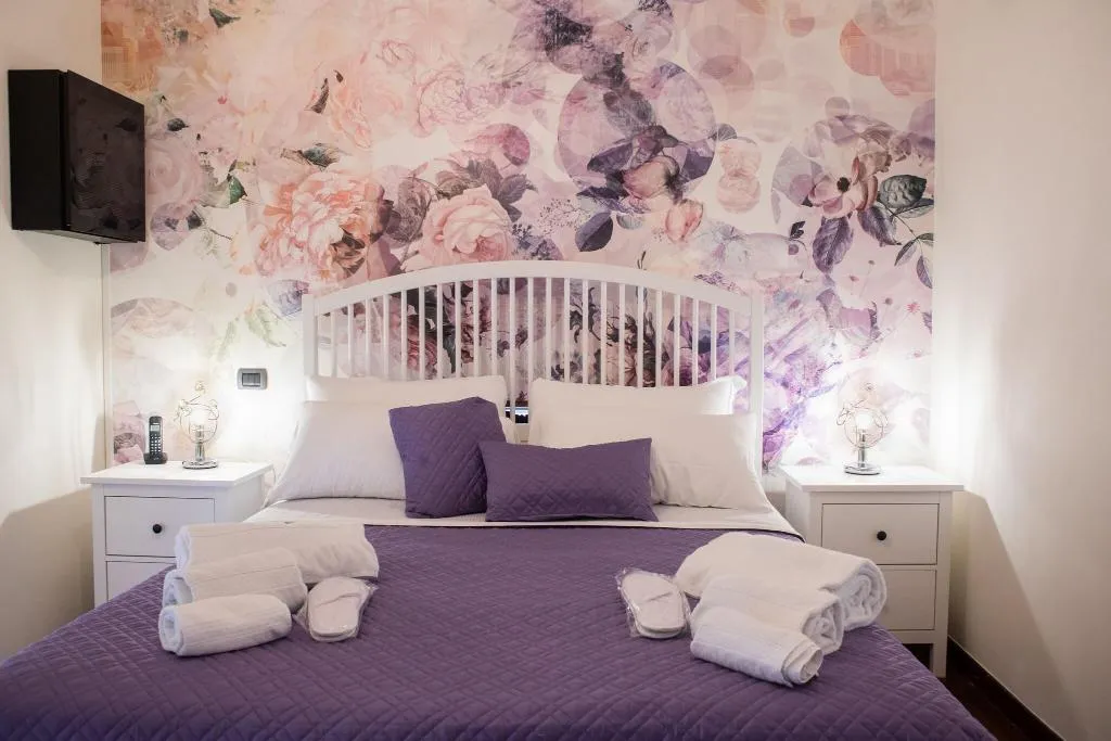 Room, Bed Boutique Napoli Colors, Naples