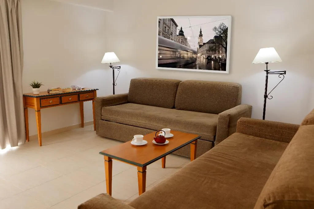 APARTMENT TWO BEDROOMS Room, PYR Fuengirola, Costa Del Sol