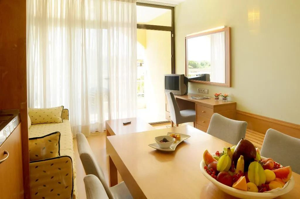 FAMILY ROOM CAPACITY 2 Room, Evenia Olympic Suites, Costa Brava