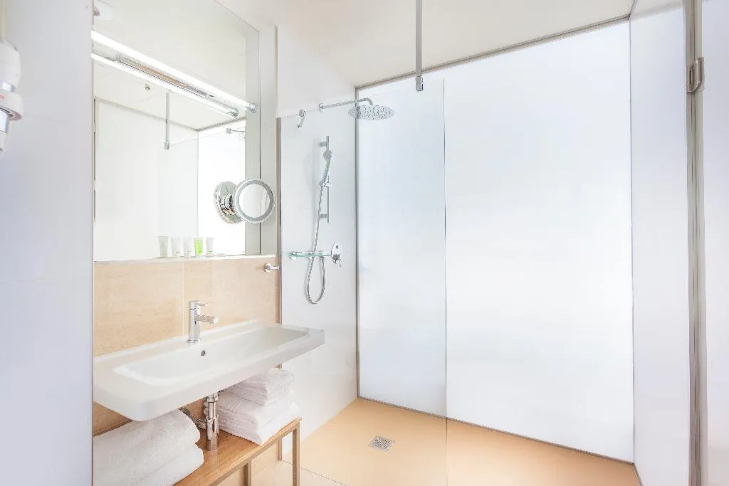 Double or Twin DELUXE Room, Hotel Golf Prague, Prague
