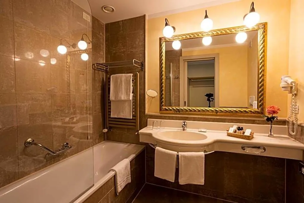 JUNIOR SUITE TWO BEDS Room, Cosmo Hotel Palace, Milan