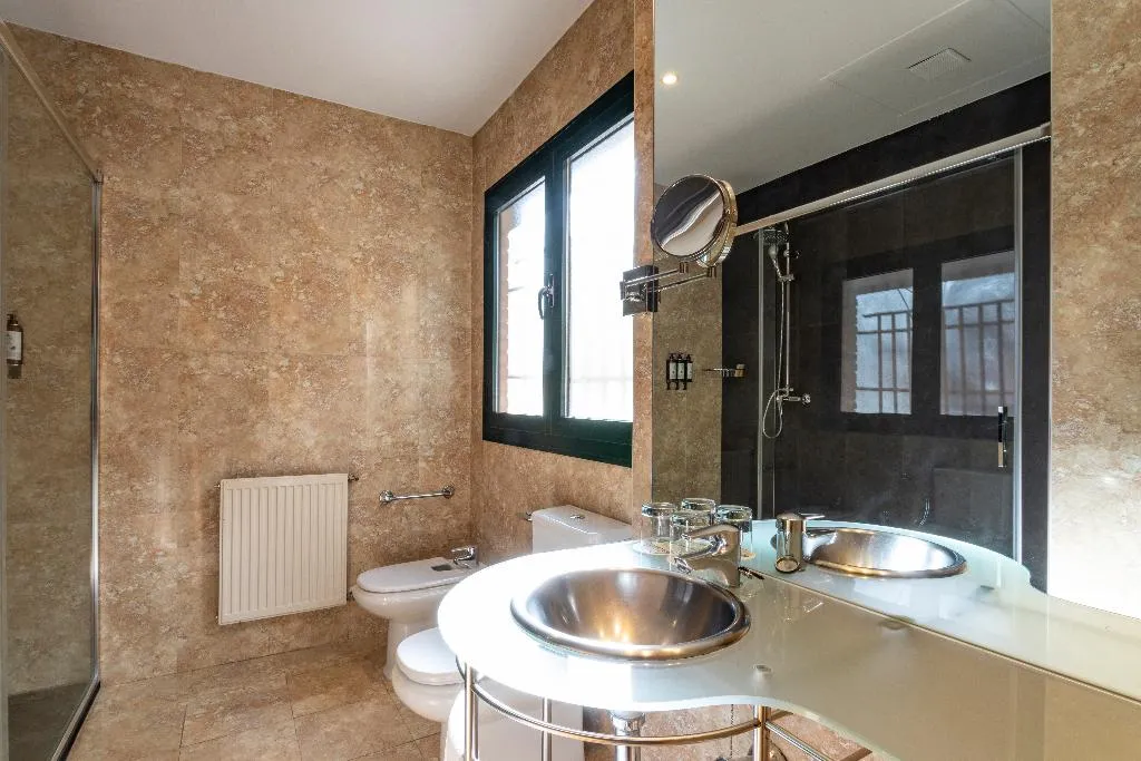 TRIPLE STANDARD Room, Petit Palace Arturo Soria, Madrid