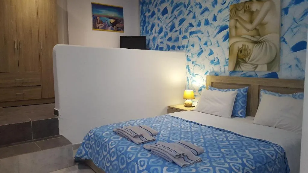 Room, Pleasure Beachside Studios, Santorini