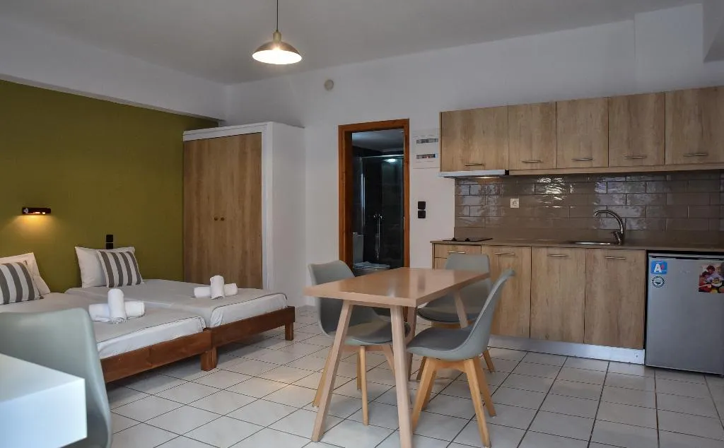 STUDIO CAPACITY 3 Room, Iraklis, Crete