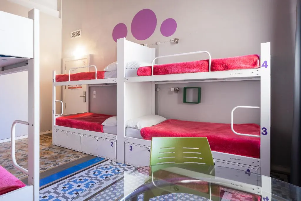 Bed in dormitory CAPACITY 8 Room, Purple Nest, Valencia