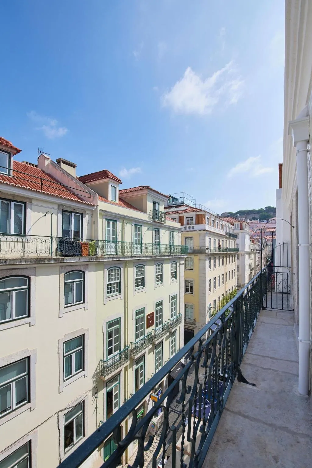 Room, Moon and Sun Lisboa, Lisbon