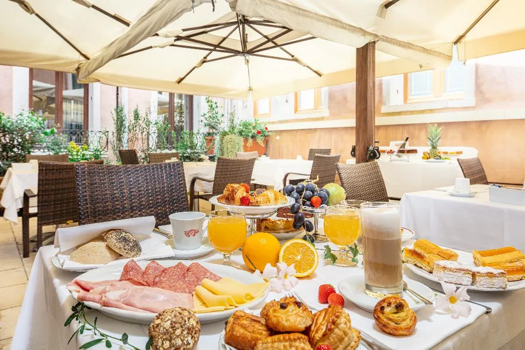 Terrace, All'Angelo Art Hotel, Venice