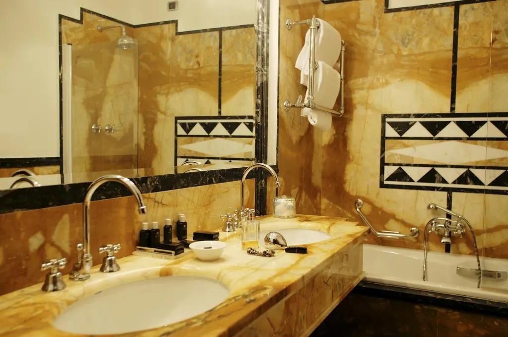 Double or Twin DELUXE Room, Baglioni Hotel Regina, Rome