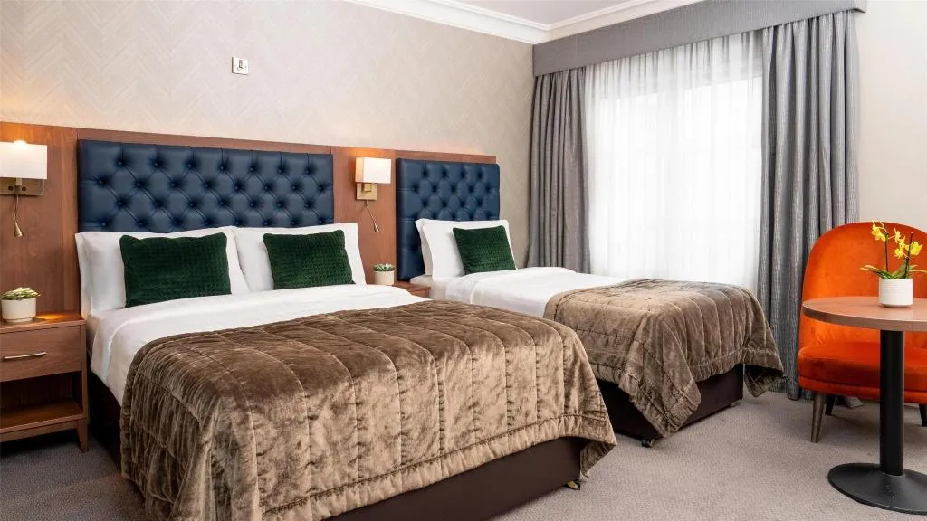 TRIPLE TWO BEDS Room, The Fleet Hotel, Dublin
