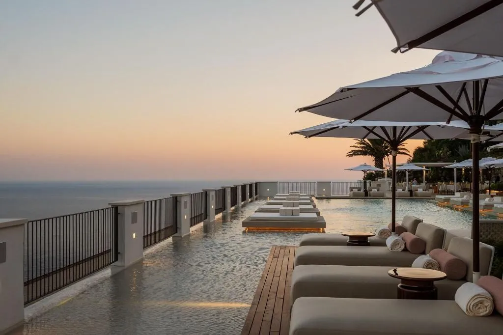 Sports and Entertainment, Furore Grand Hotel, Naples