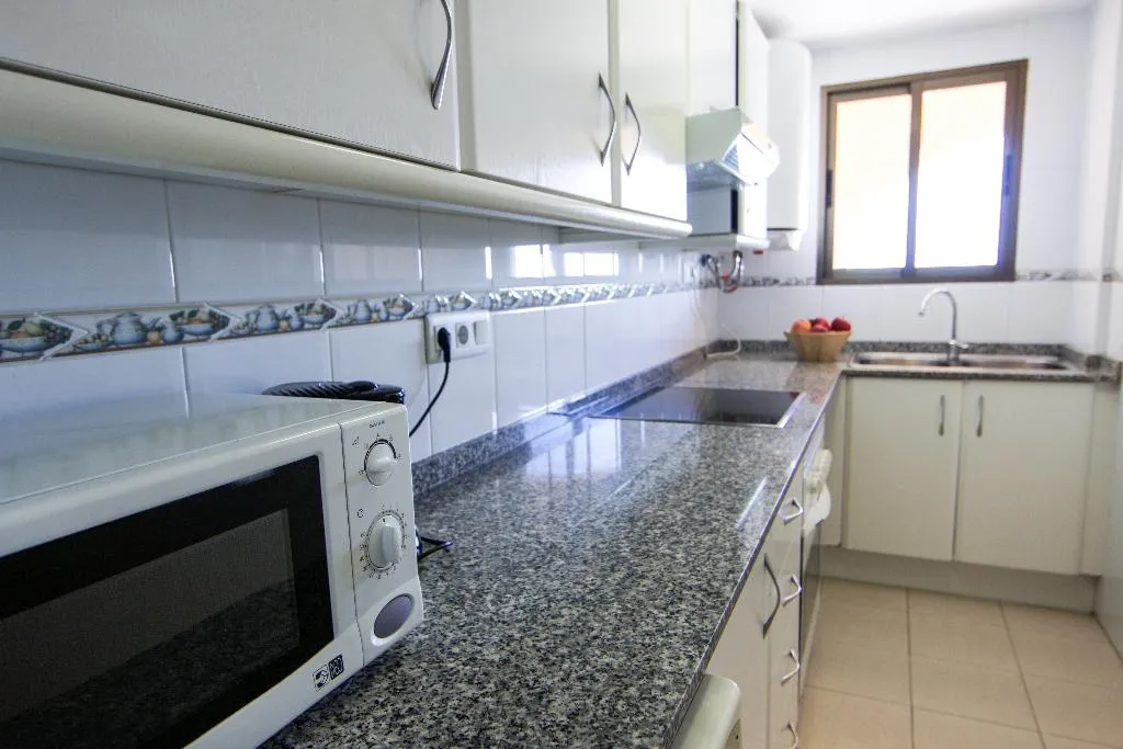 APARTMENT CAPACITY 4 TWO BEDROOMS Room, Valencia Port Saplaya Apartamentos, Valencia
