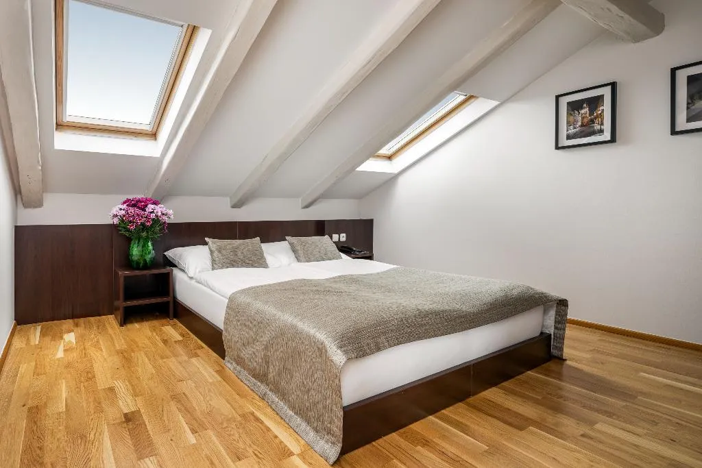 Double or Twin ONE BEDROOM Room, Hotel Unique, Prague
