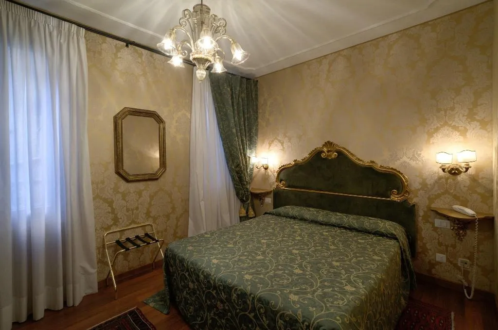 DOUBLE CLASSIC QUEEN BED Room, Bel Sito e Berlino, Venice