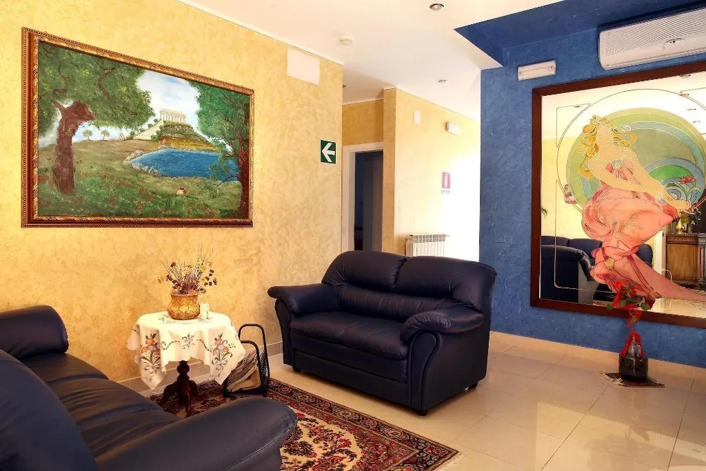 Lobby, Leon d'Oro, Catania