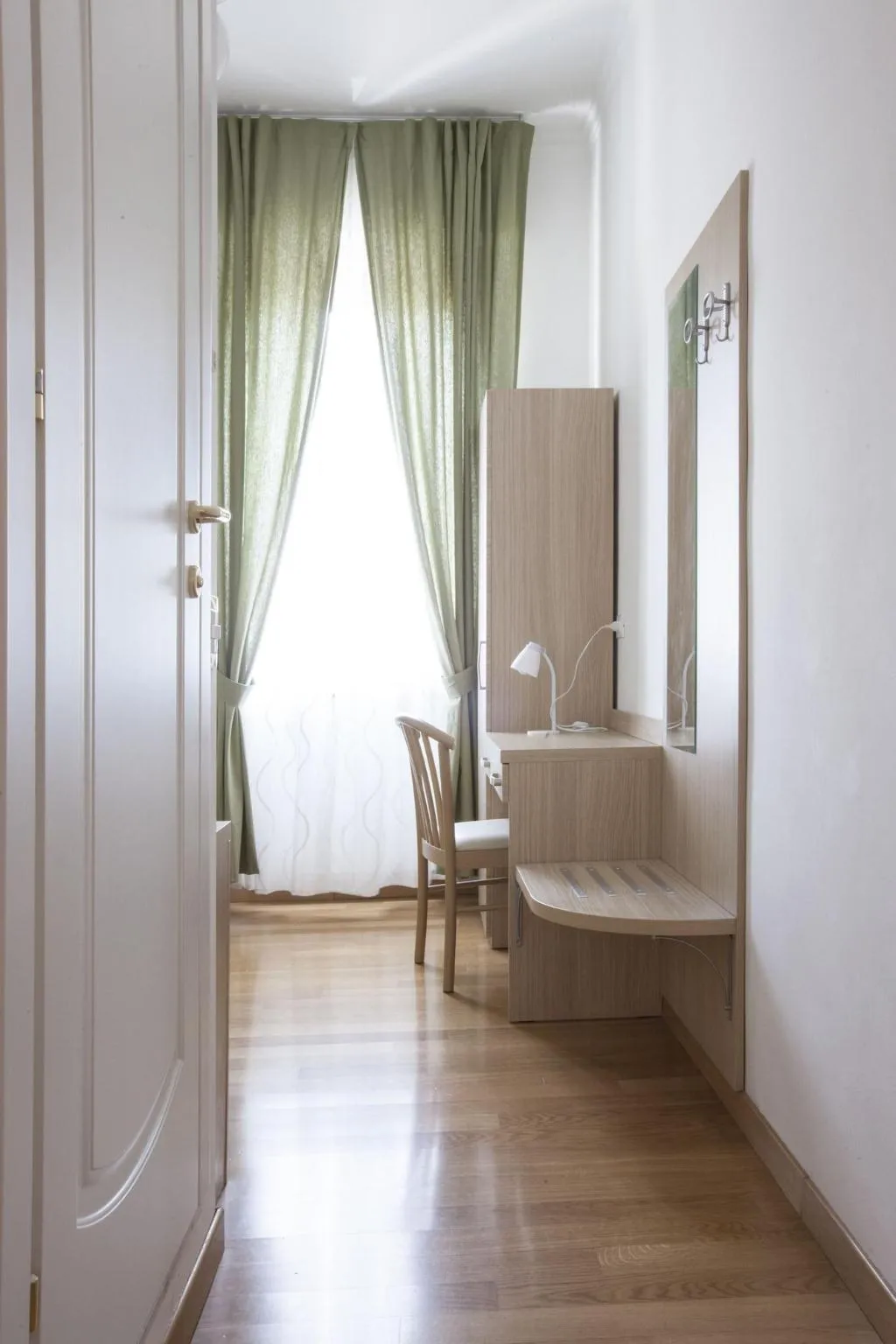 Room, Albergo Amalfi Milano, Milan