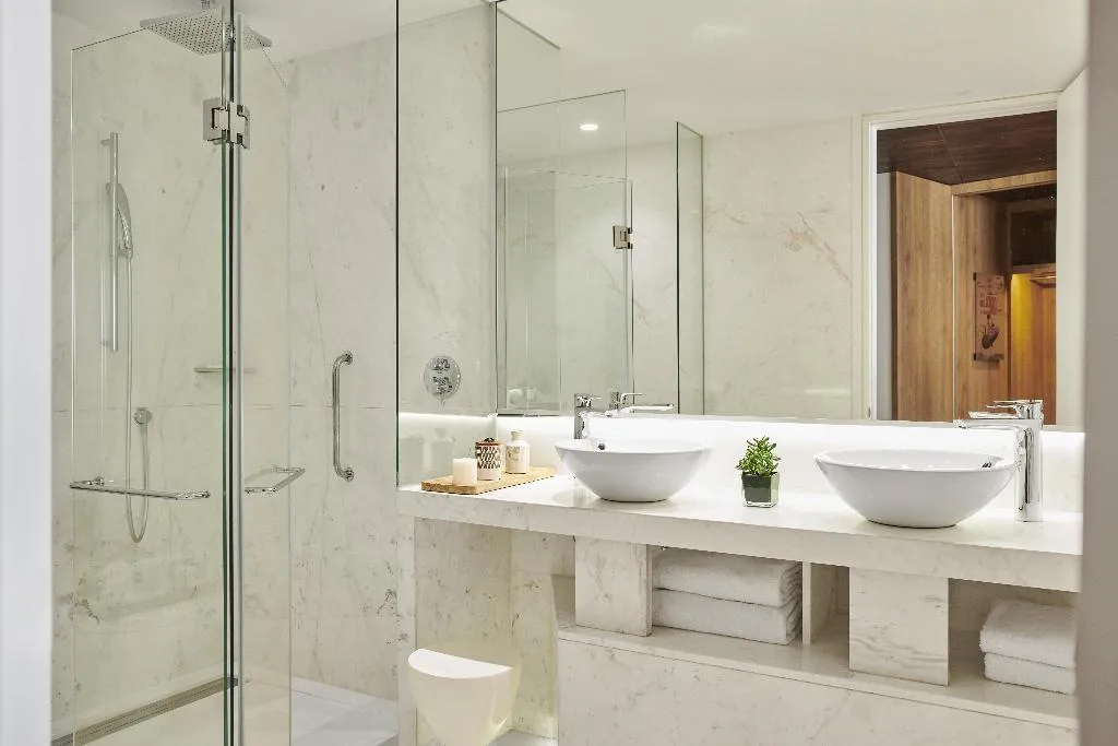 JUNIOR SUITE STANDARD Room, Hyatt Centric Gran Via Madrid, Madrid