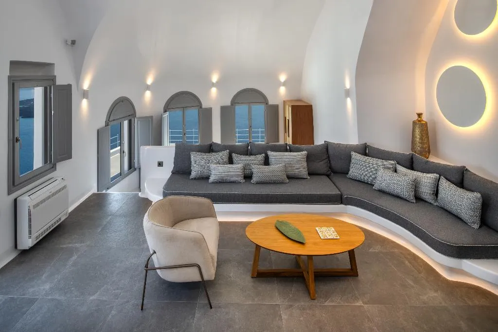 SUITE WITH PRIVATE POOL Room, Eteoro Suites, Santorini