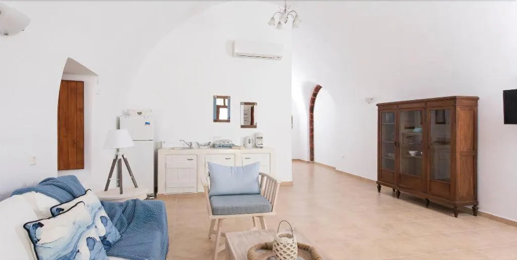 Room, Estate 1896, Santorini