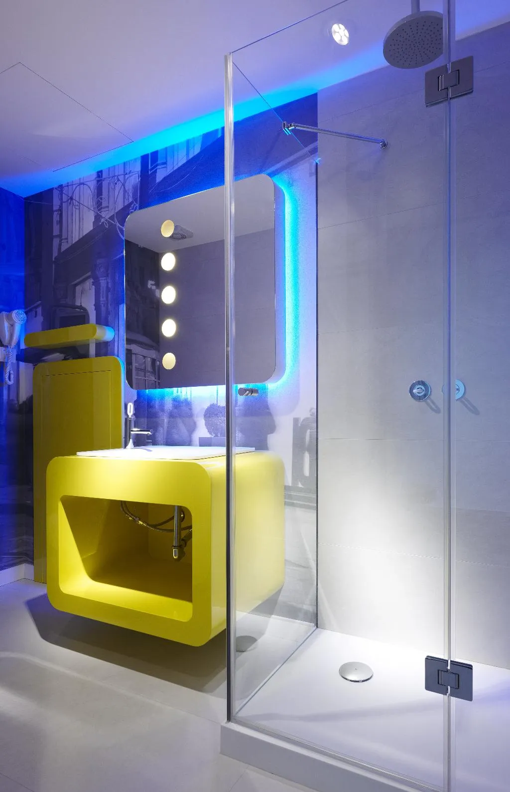 SUITE TWO BEDROOMS ONE BATHROOM Room, The Street Milano Duomo, Milan