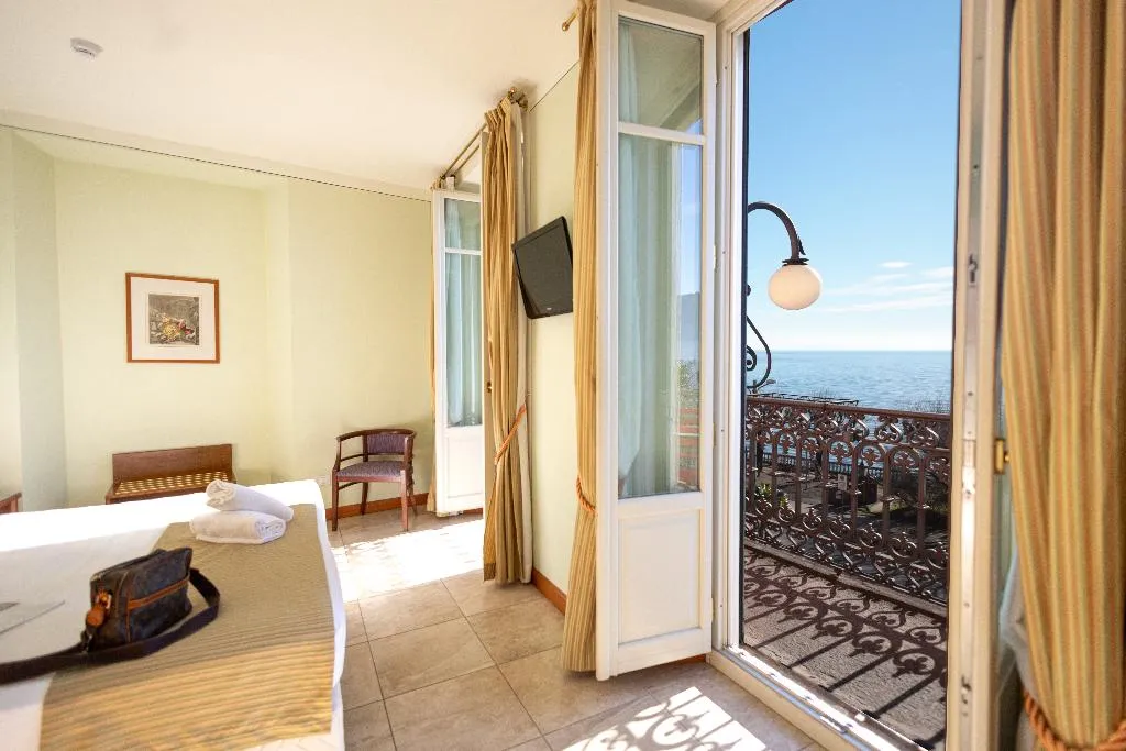 Double or Twin DELUXE LAKE VIEW Room, LVG Hotel Collection - Belvedere San Gottardo, Milan