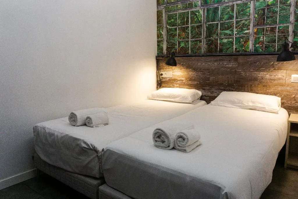 TWIN TWO BEDS Room, Fontanella Green House, Barcelona