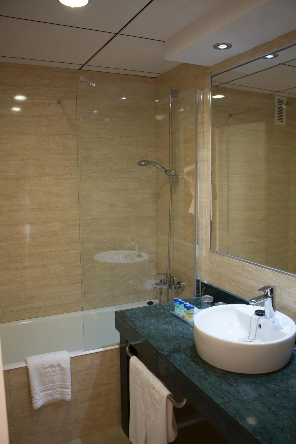 SUITE BEACH FRONT Room, Playacapricho, Costa Almeria