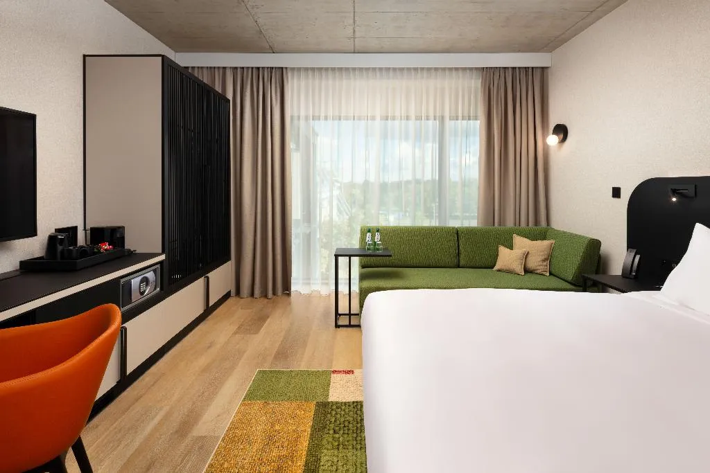 DOUBLE DELUXE KING BED Room, Hyatt Place Krakow, Krakow