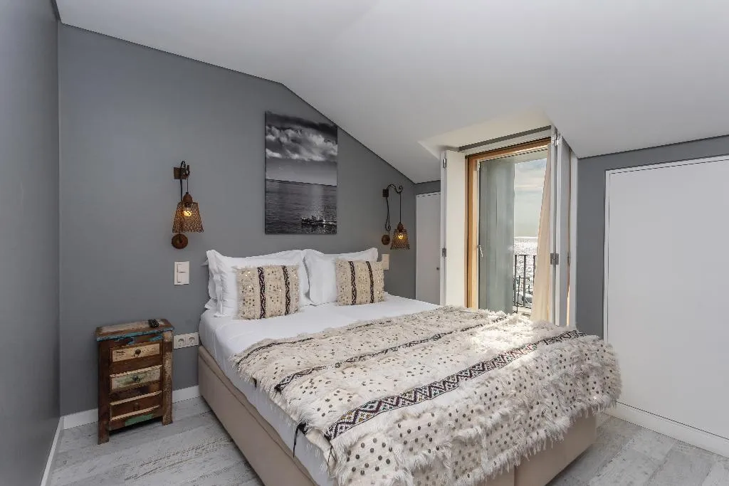 Double or Twin SUPERIOR WITH BALCONY Room, Casa Da Praça, Lisbon