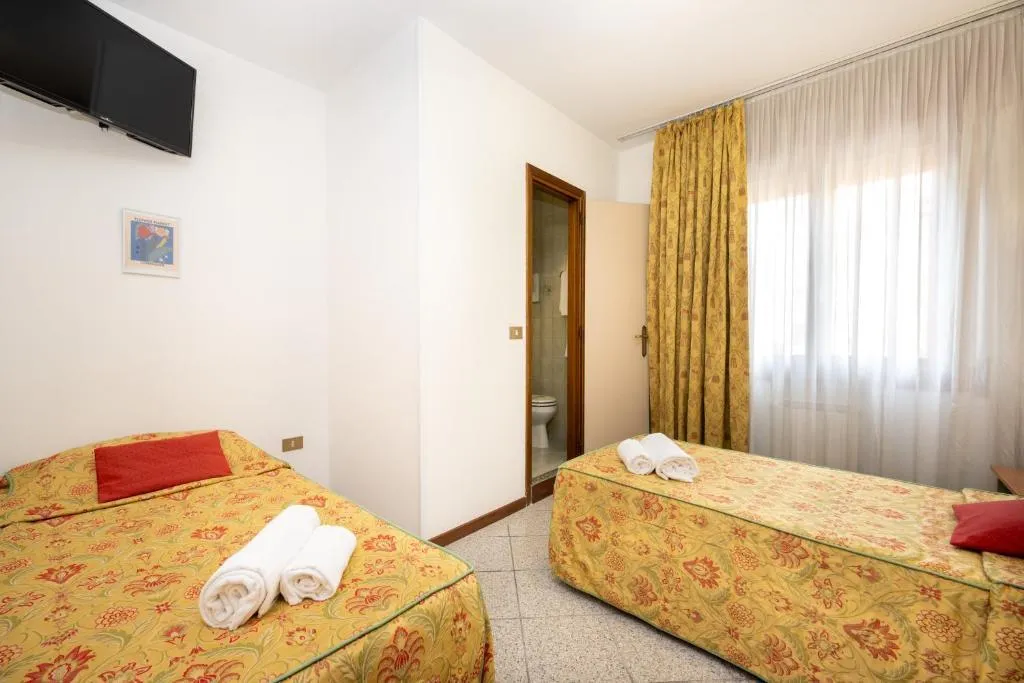 TWIN CLASSIC Room, Camelia Rooms Venice, Venice