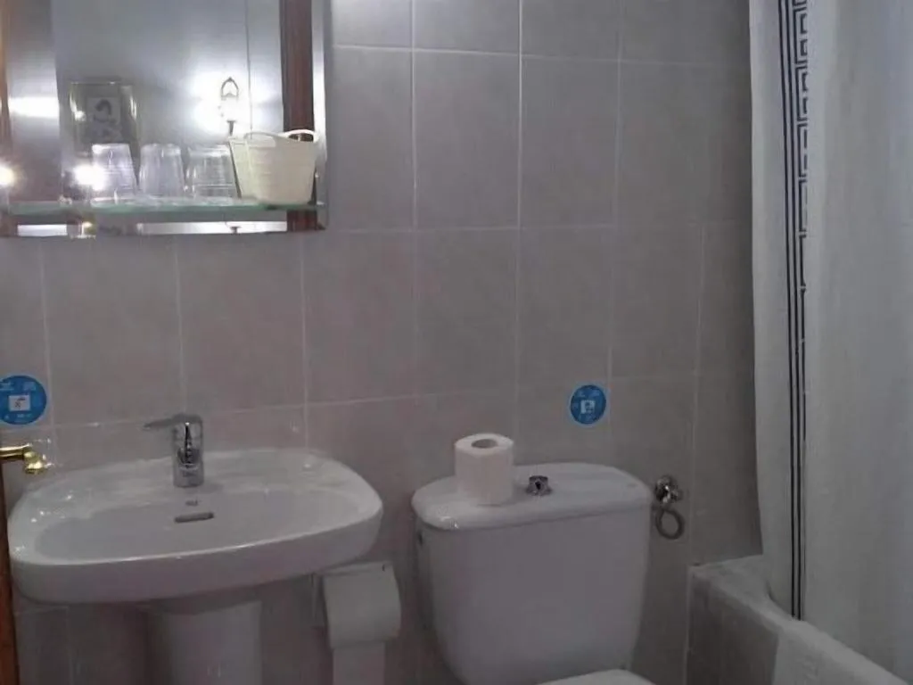 Room, Hostal Esmeralda, Madrid