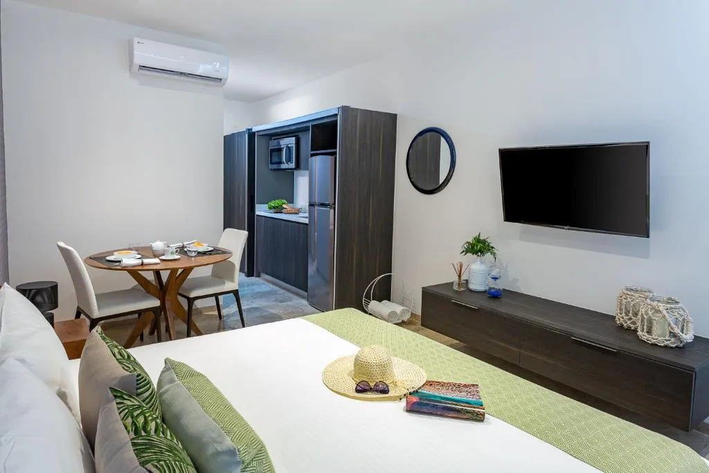DOUBLE DELUXE Room, The Shore At 46th, Playa Del Carmen